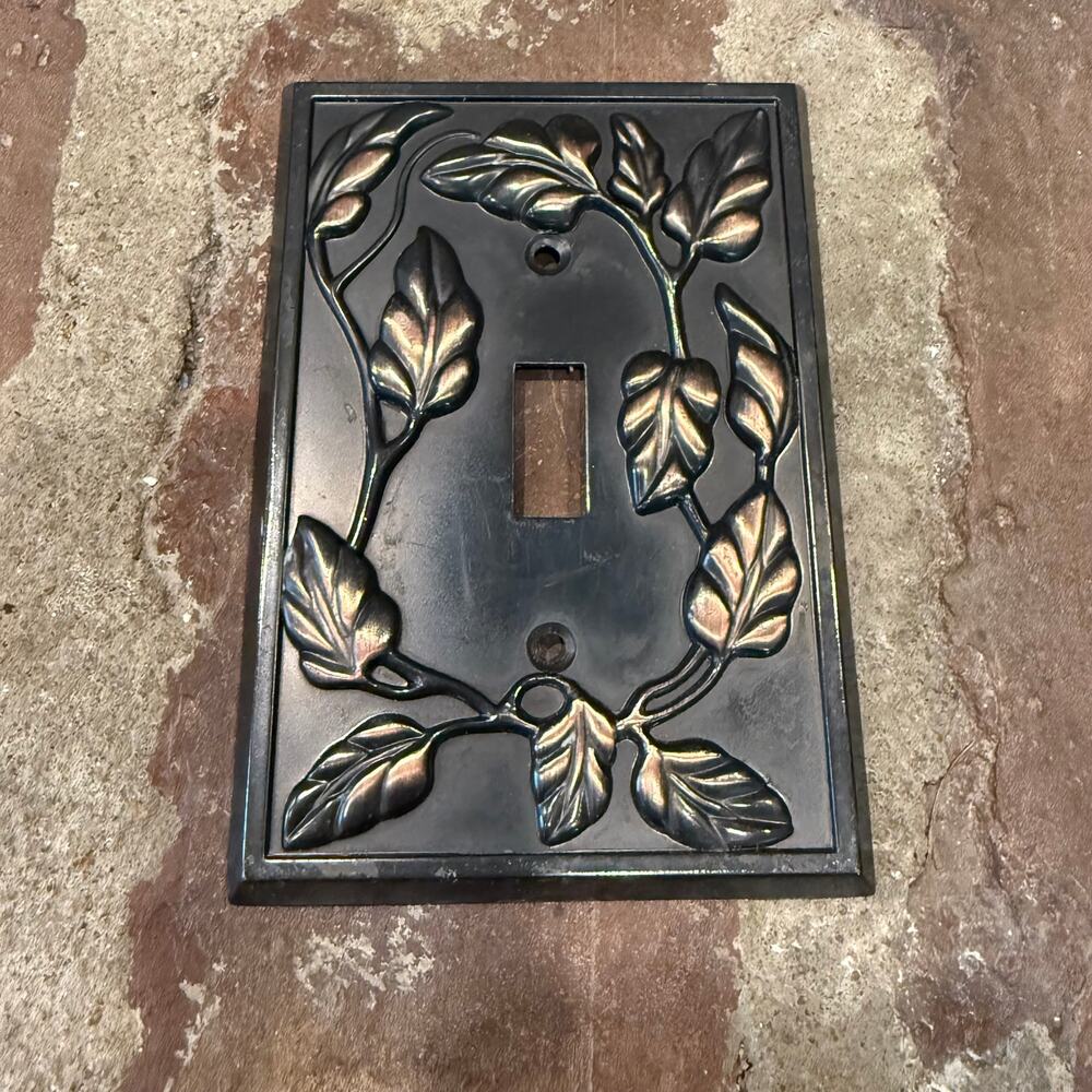 Vintage? Amerelle Leaf Aged Bronze Wallplate Wall Plate Single Toggle 85T